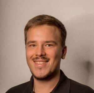 • seit 8 Jahren im Team <br>• Alles muss seine Ordnung haben