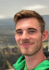 • Leidenschaftlicher Mountainbiker <br>• "Für mich ist die Freiheit- Biken abseits der Straßen."