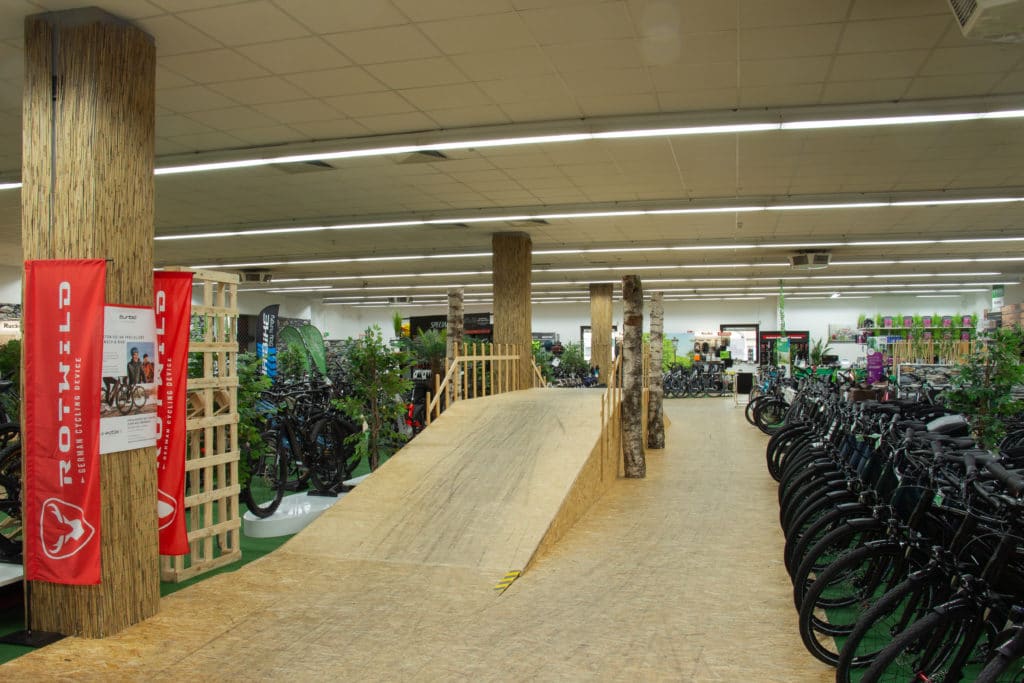 Indoor Teststrecke e-motion e-Bike Welt Nuernberg