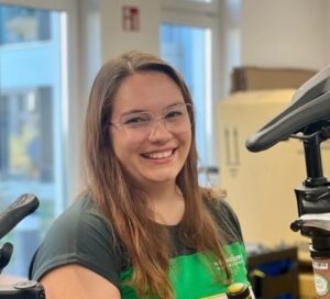 Werkstattleiterin Dani aus der e-Bike Welt Ismaning