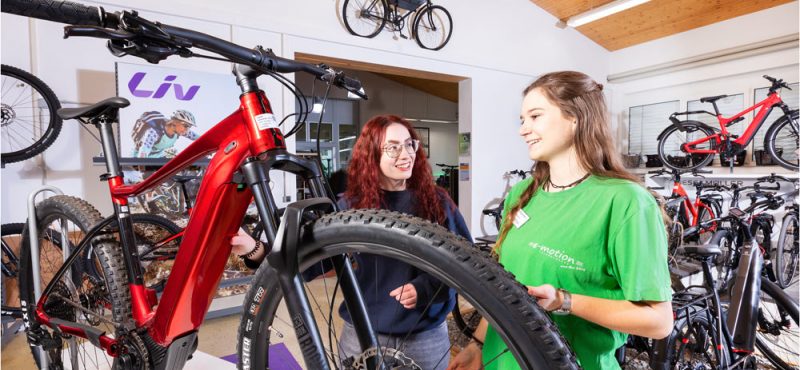 e-MTB Beratung in der e-motion e-Bike Welt Tuttlingen e-MTB Beratung in der e-motion e-Bike Welt Tuttlingen